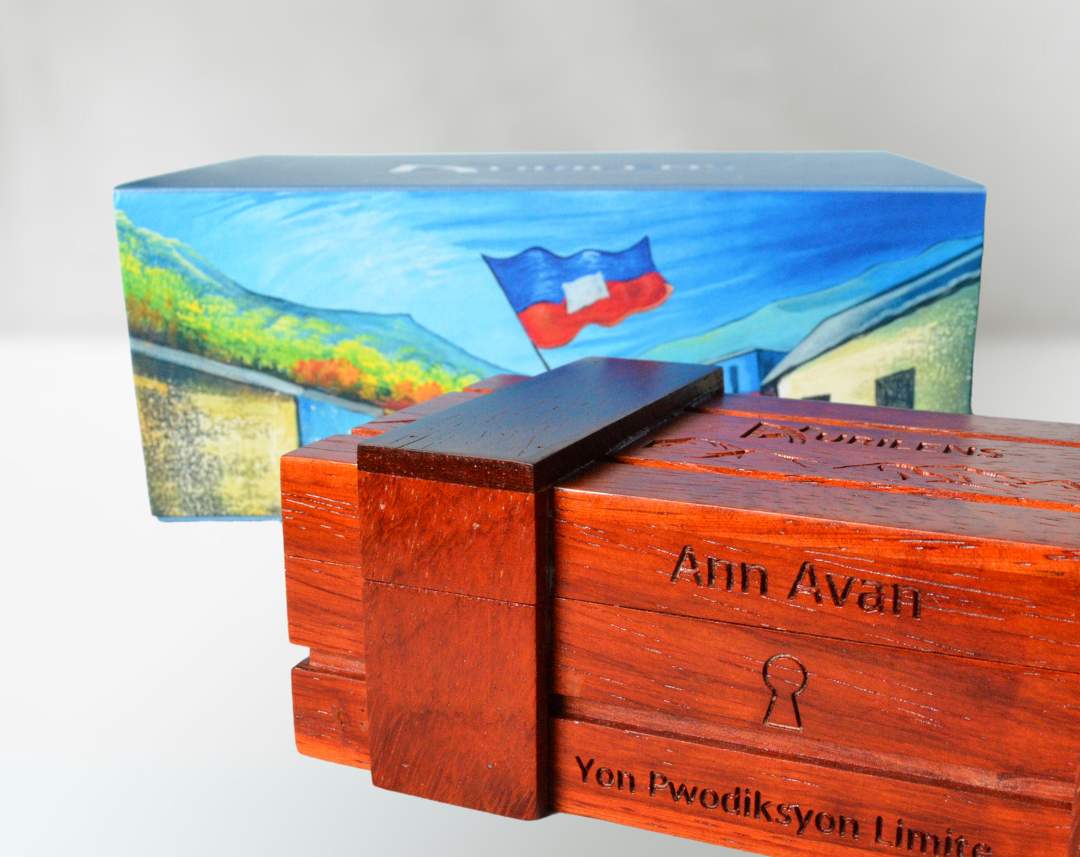 Ann Avan Accessory Set